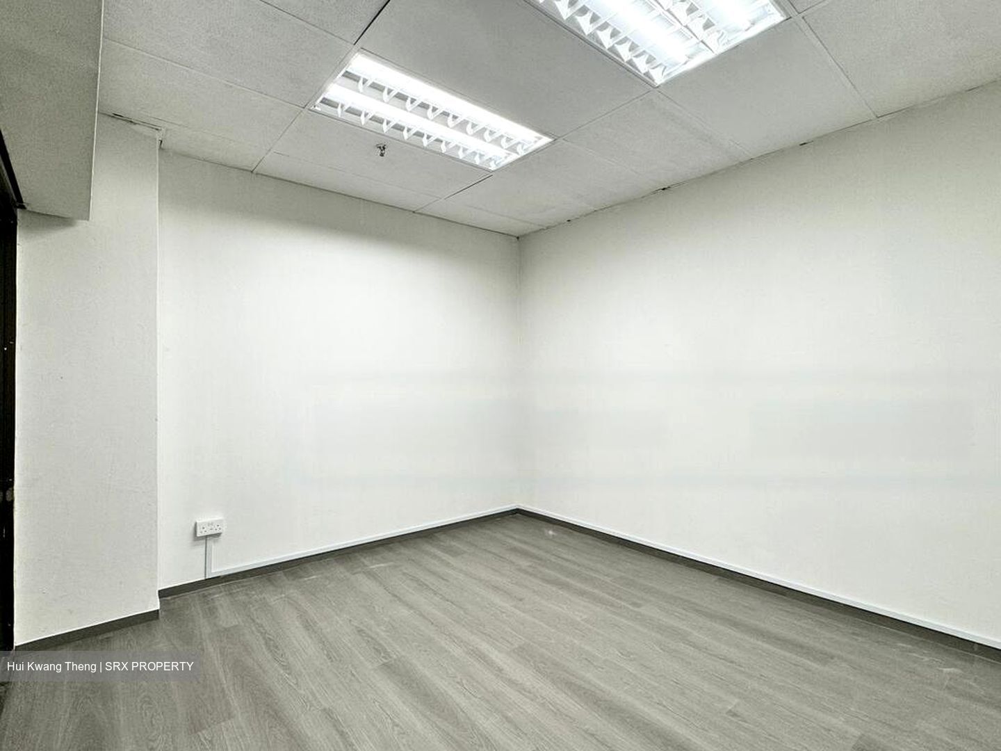 Upper Serangoon Shopping Centre (D19), Retail #584859481